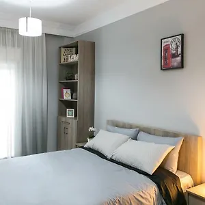 verificați disponibilitatea